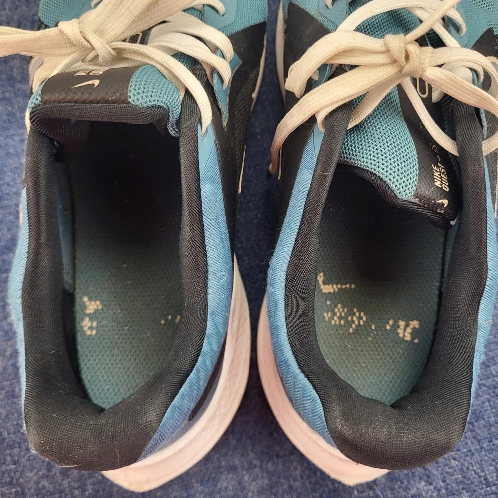 Nike Quest 5 Women Running Shoes Teal Black White Size 7 Activewear Athletic